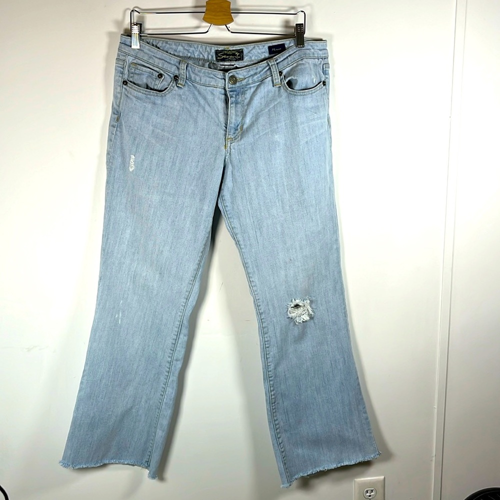 Seven7 Women’s Flare Jeans Light Blue Wash Size 14.